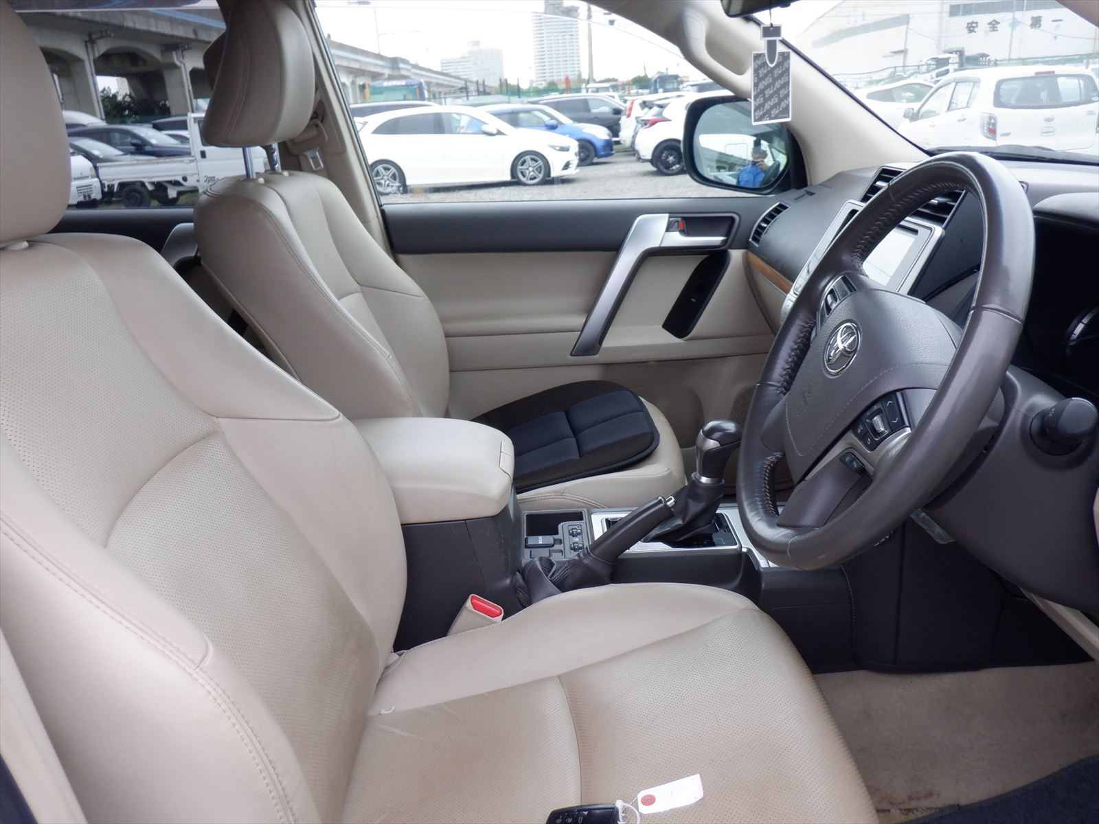 TOYOTA LAND CRUISER PRADO TX-L 2021 PEARL - Image 9