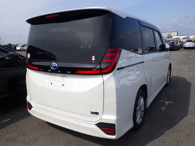 TOYOTA NOAH S-G PACKAGE , YEAR : 2022, PEARL COLOR - Image 5